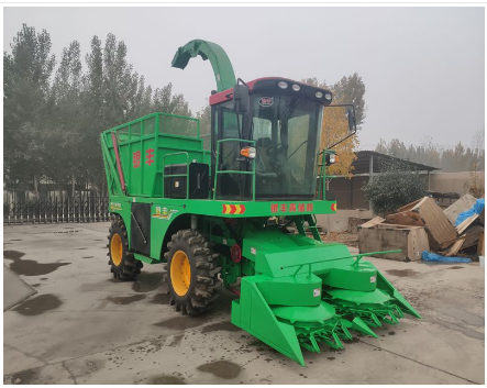 玉米青儲(chǔ)機(jī)使用前注意事項(xiàng)，**重要的首先是安全問題